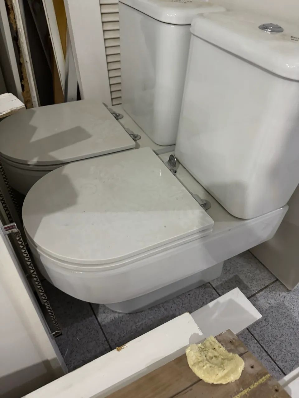 Vaso sanitário caixa acoplada Deca - Foto 2