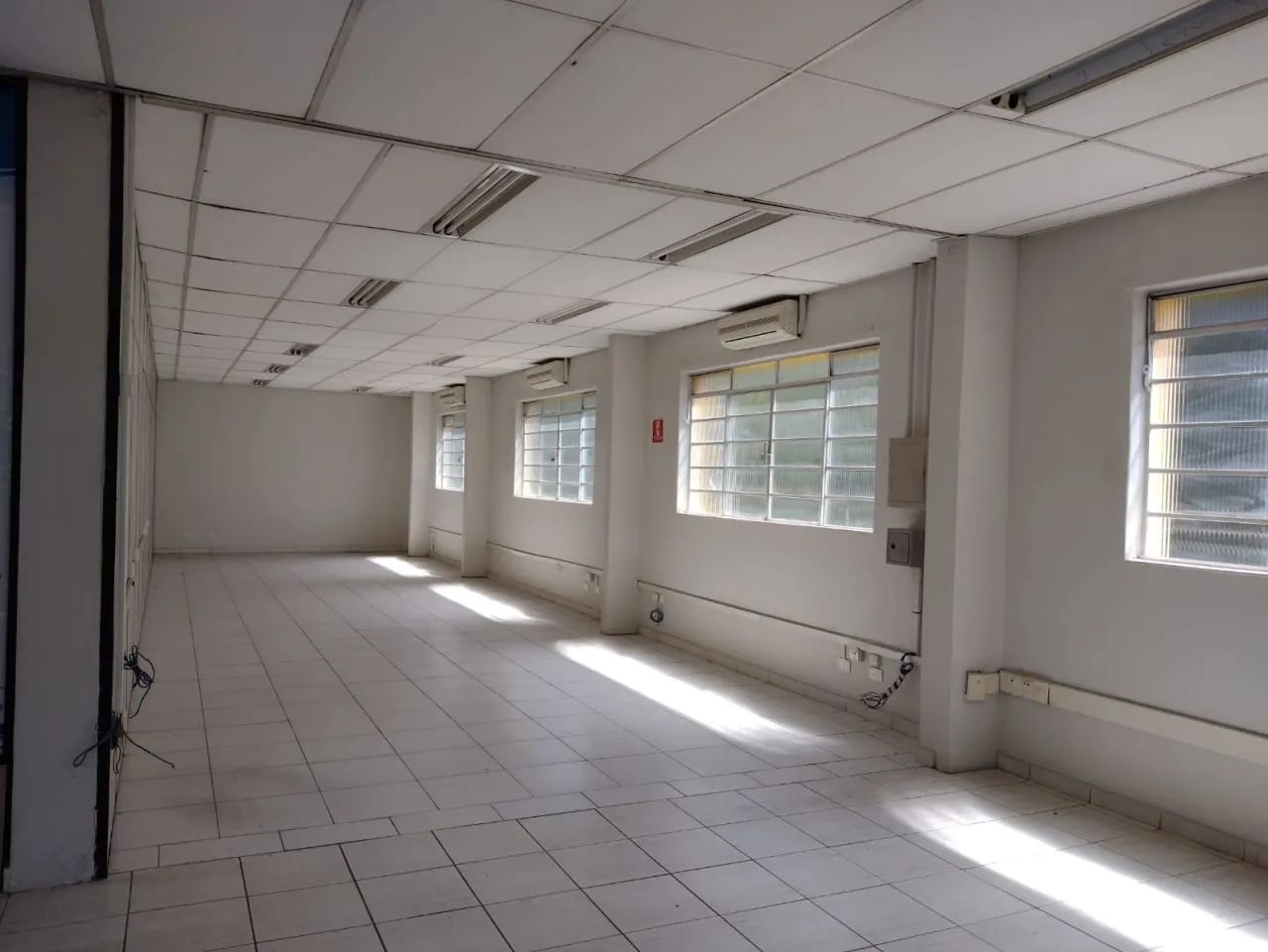 Prédio comercial na Rua Soares de Avellar, 894  1050 m² - Foto 5