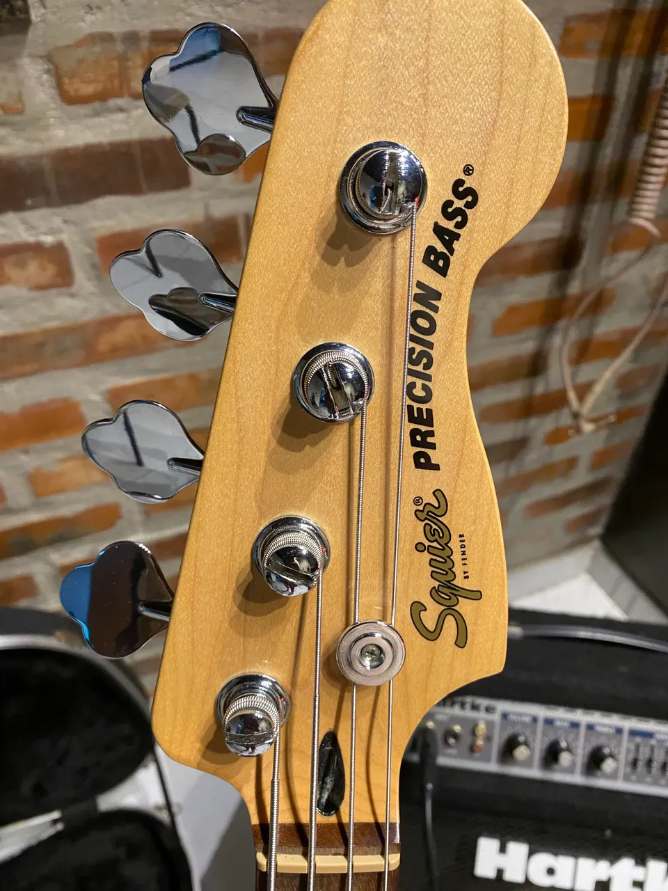 fender squier precision