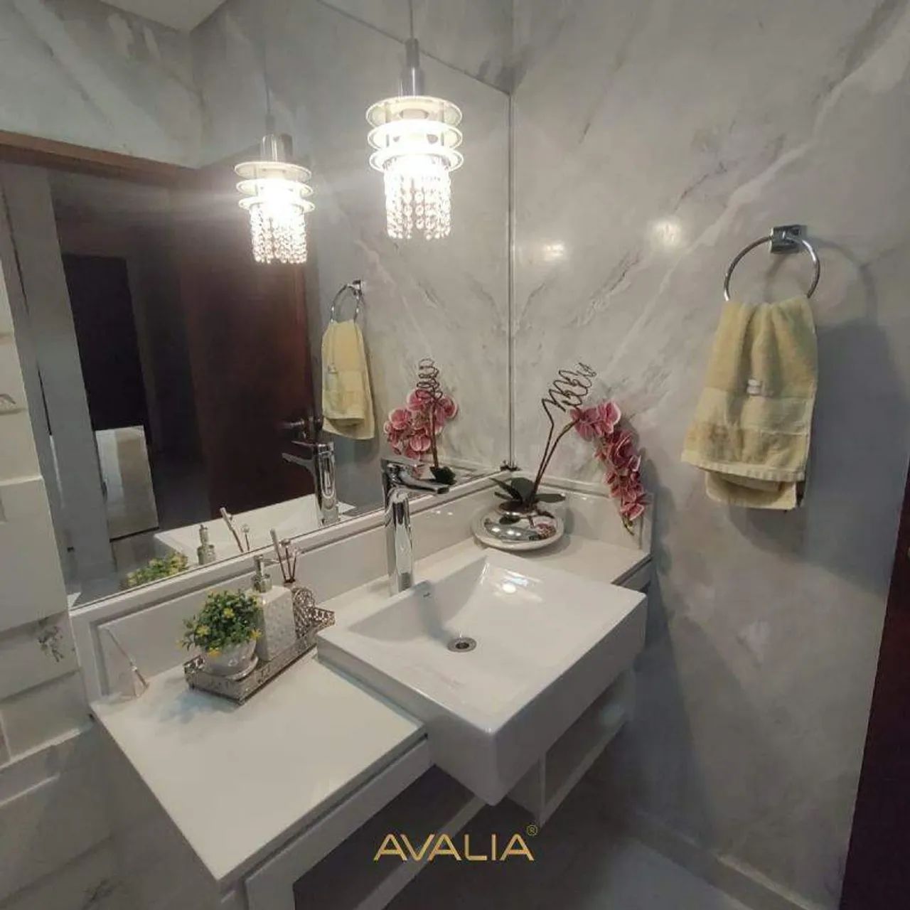 Casa de Condomínio com 3 Quartos e 4 banheiros à Venda, 350 m² - Foto 4