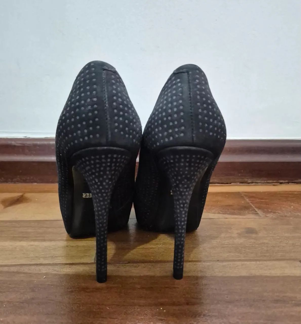 Salto Schutz Preto Couro Número 35 - Foto 4