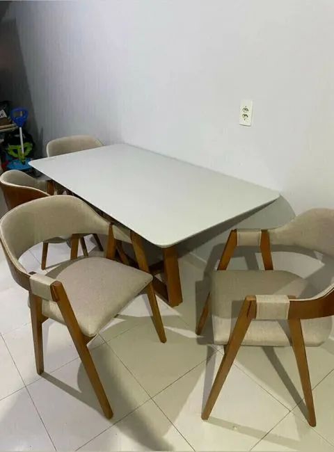 Mesa Jasmim 1,60 c 4 cadeiras 