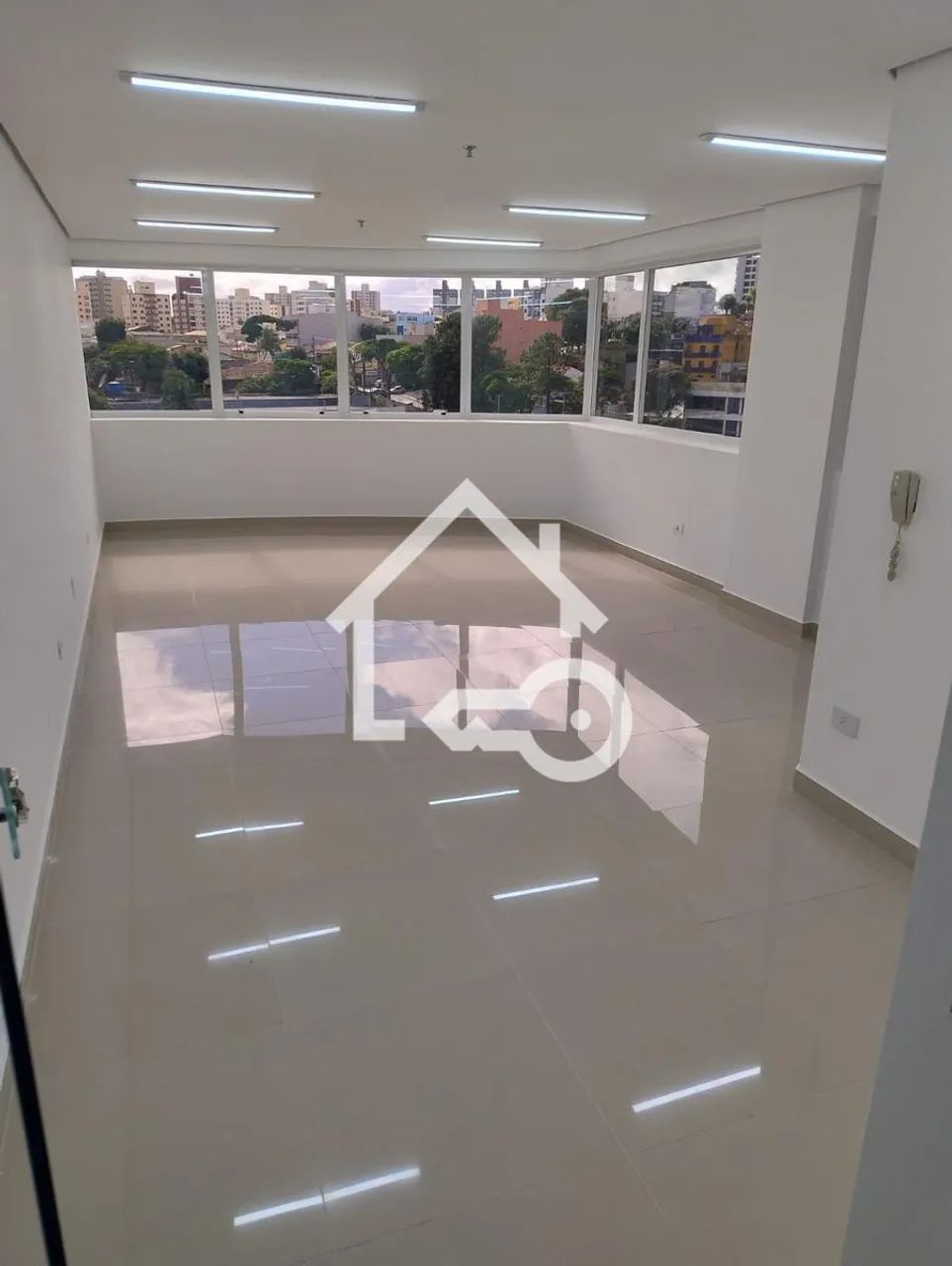 Sala comercial para locação no Centro de São Bernardo do Campo.