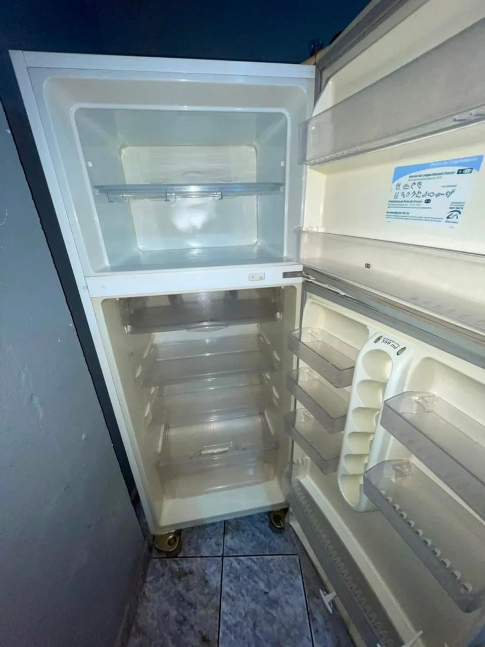 Vendo geladeira eletrolux  - Foto 4