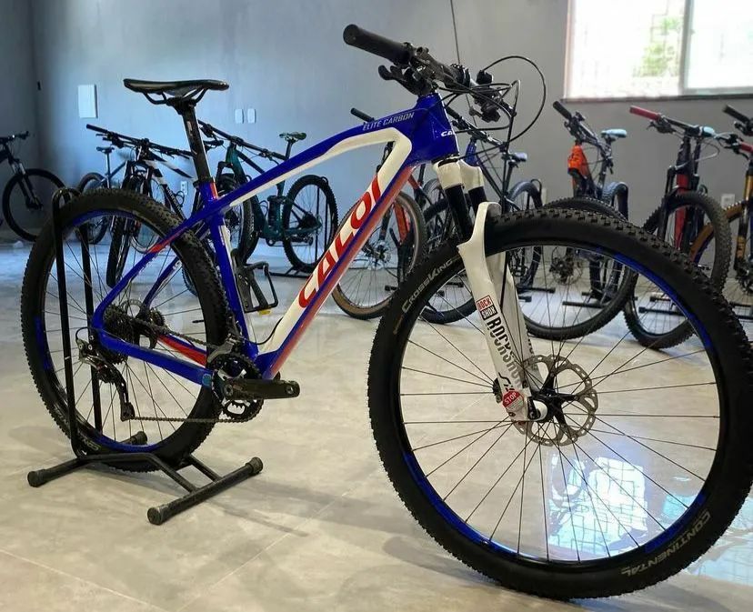 Mtb caloi elite carbon team toda xtr