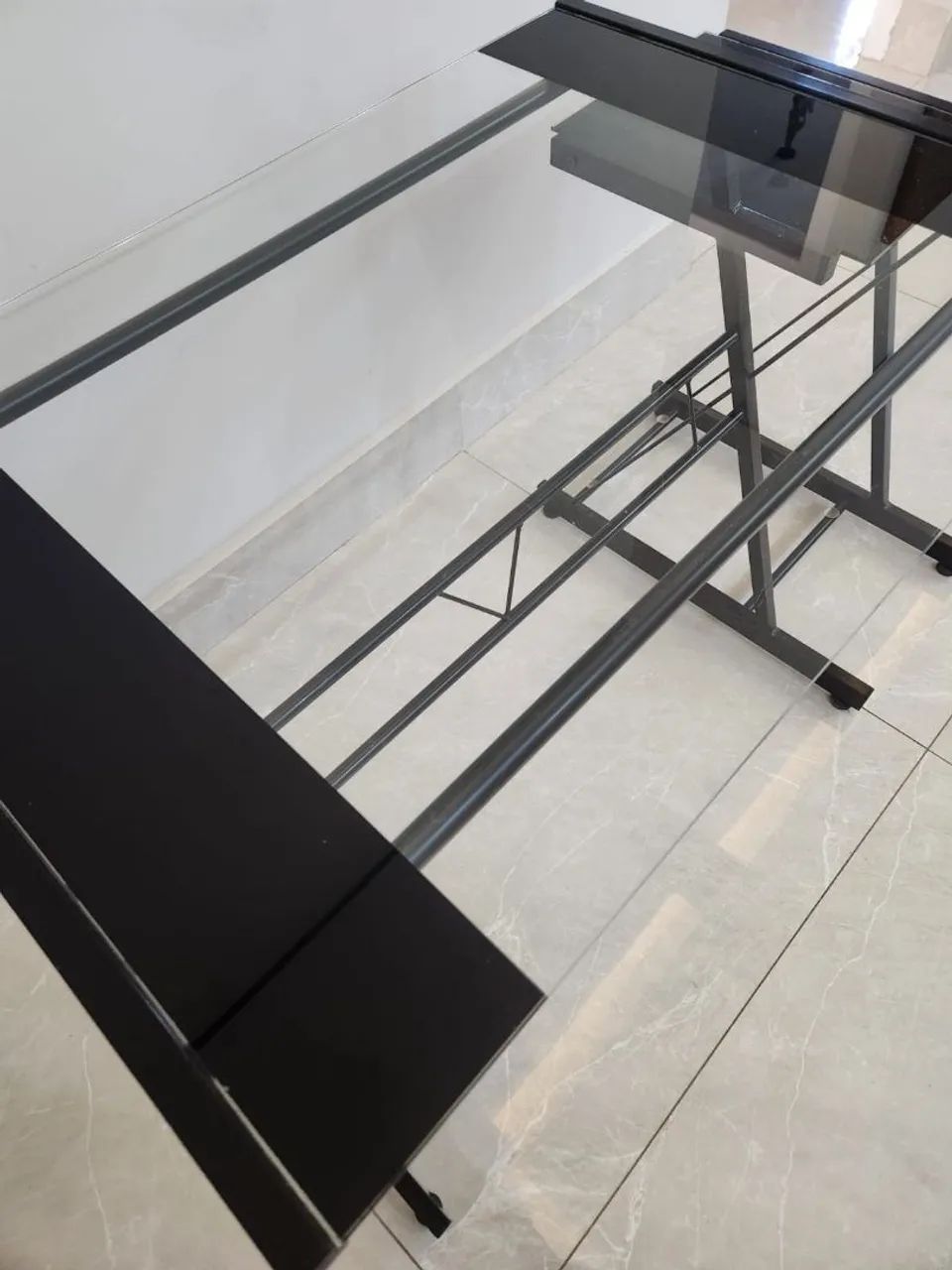 Mesa de Vidro e Metal (Usada) - Foto 2