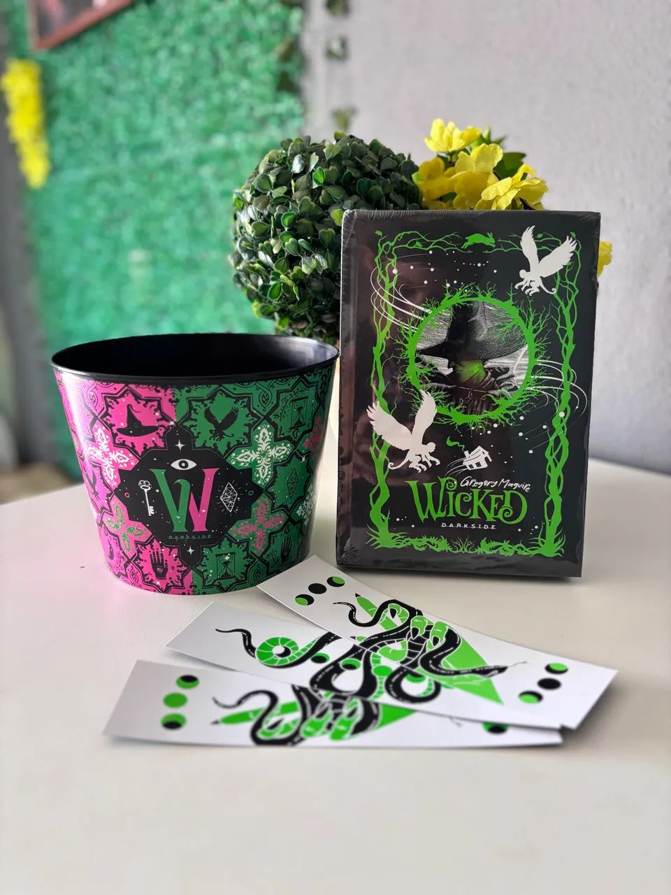 Kit Wicked Livro+ Balde de pipoca (Darkside). - Foto 2