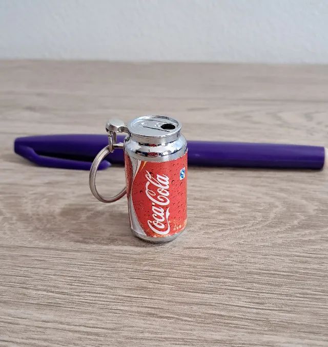 Isqueiro Coca-Cola Latinha Miniatura - Foto 5