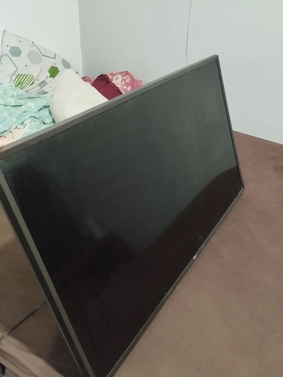 Vendo tv LG smart 42 polegadas com controle  - Foto 2