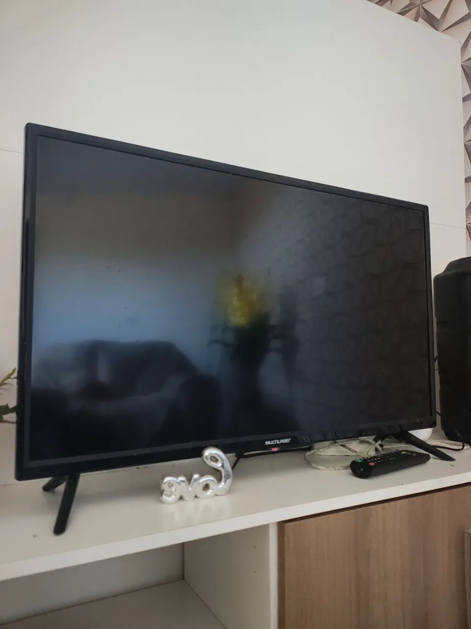 Televisão Multilaser 32 polegadas, não é smart 