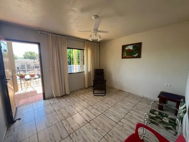 Ampla casa com 05 quartos em terreno grande - Foto 4