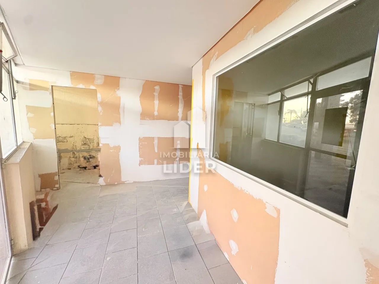 Ampla Sala Comercial Duplex com 256 m² no Cristo Rei! - Foto 4