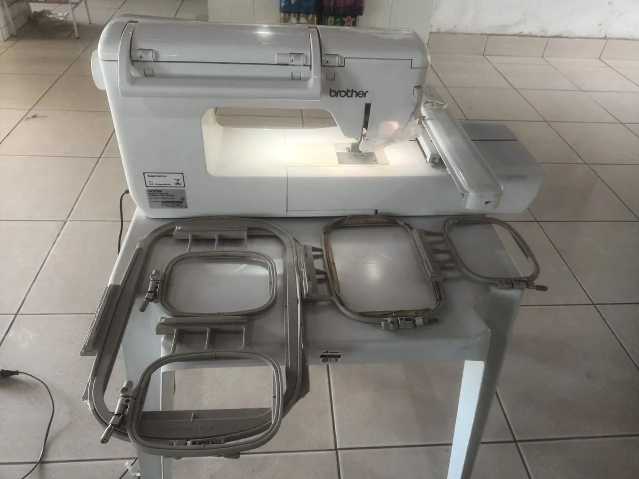 Máquina de bordar  - Foto 4