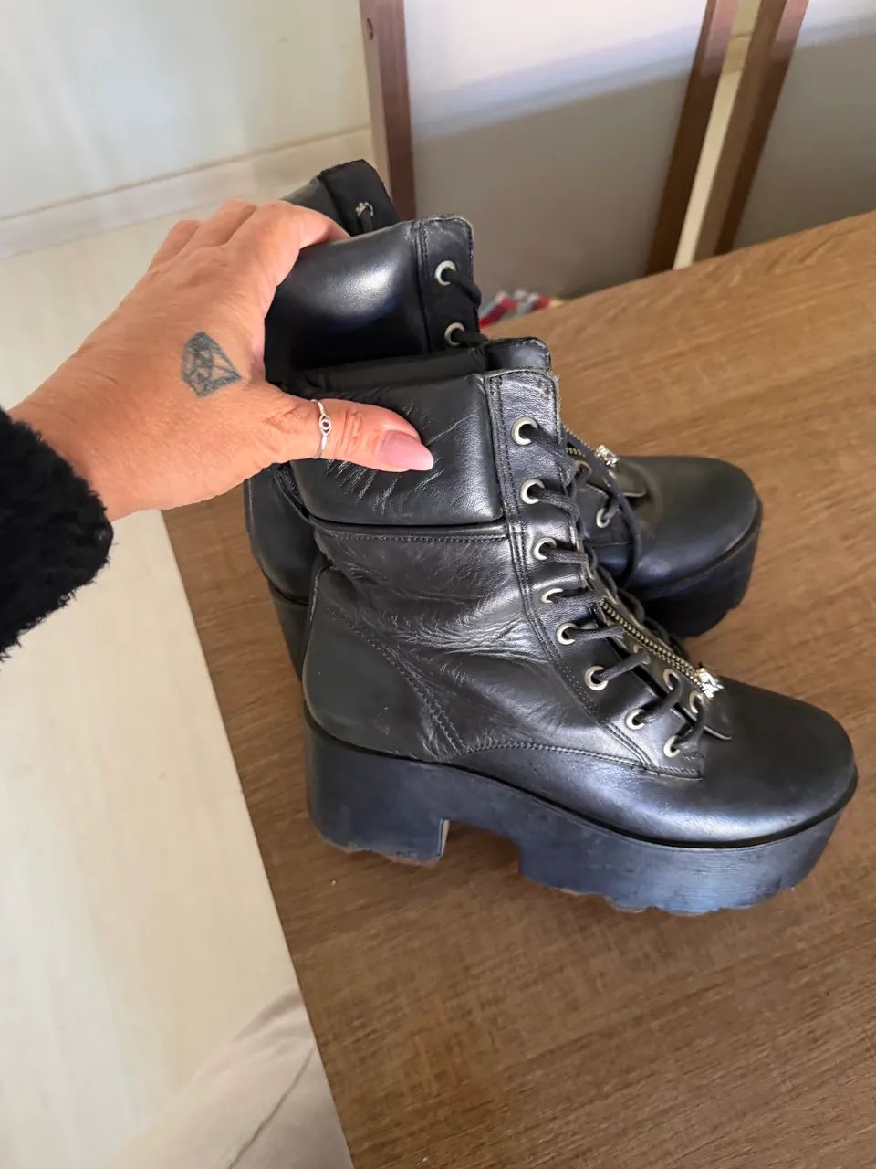 Bota Jonh Jonh n 38. - Foto 2