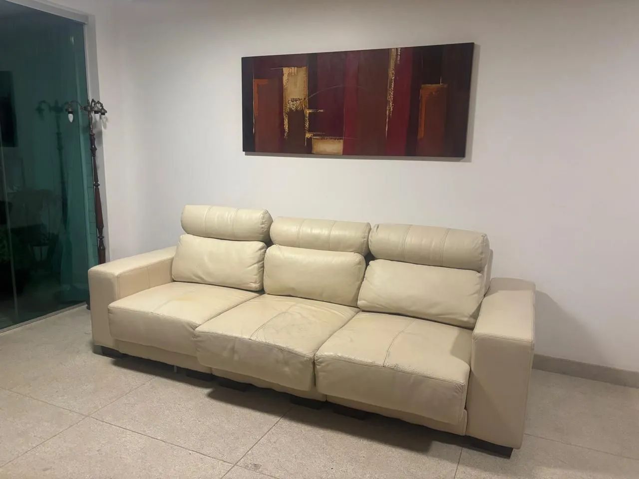 Lindo sofá em coro legítimo, retratil - Foto 4