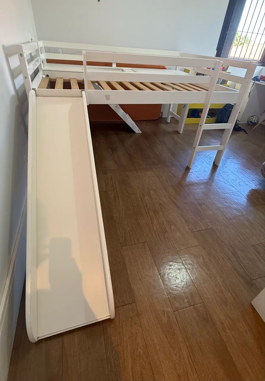 Cama infantil Casatema elevada com escada - ótimo estado - Foto 3