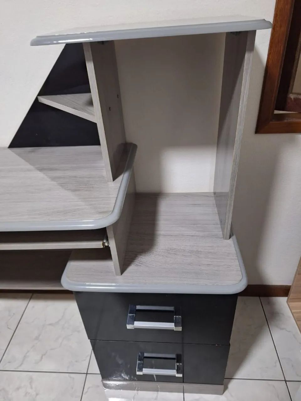 Escrivaninha em ótimo estado  - Foto 3
