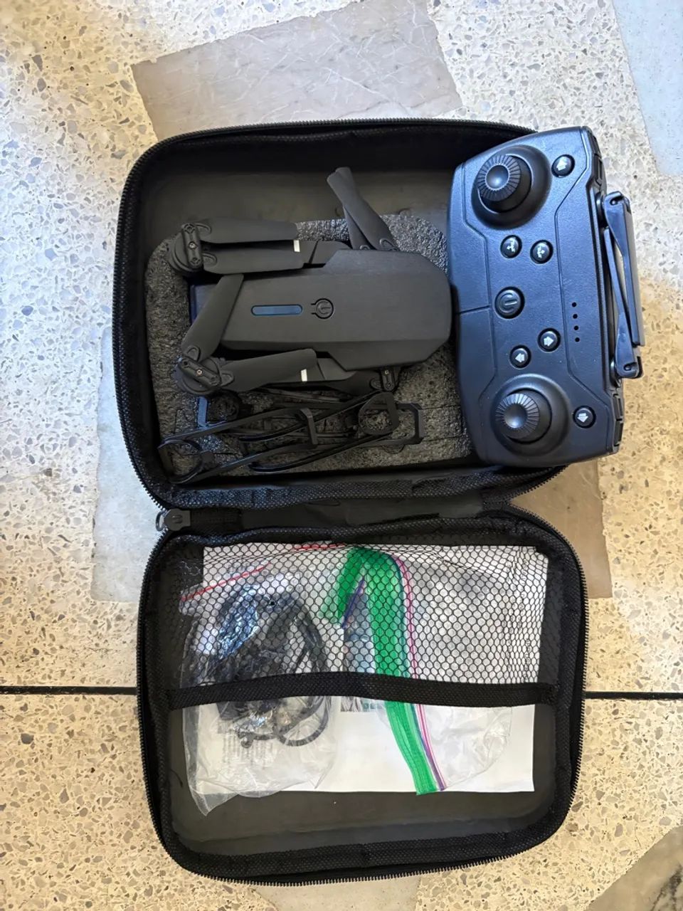 Vendo Drone E88 Pro com 2 câmeras Wi-Fi - Foto 4