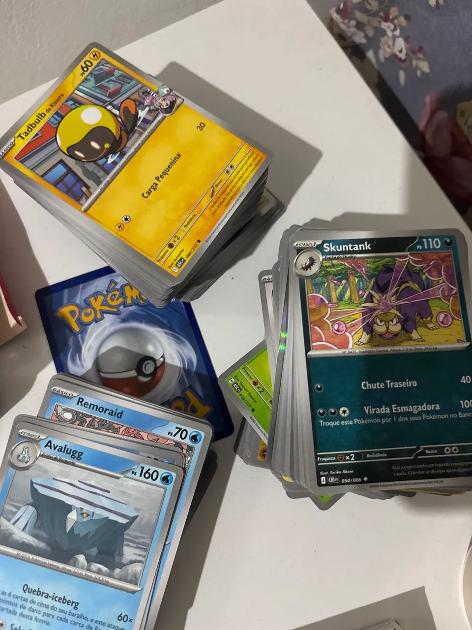 7 cartas Pokémon e mais 200 cartas Pokémon comum 