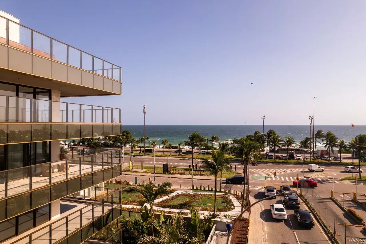 Cobertura Linear com 3 Suites Frente Mar da Barra da Tijuca