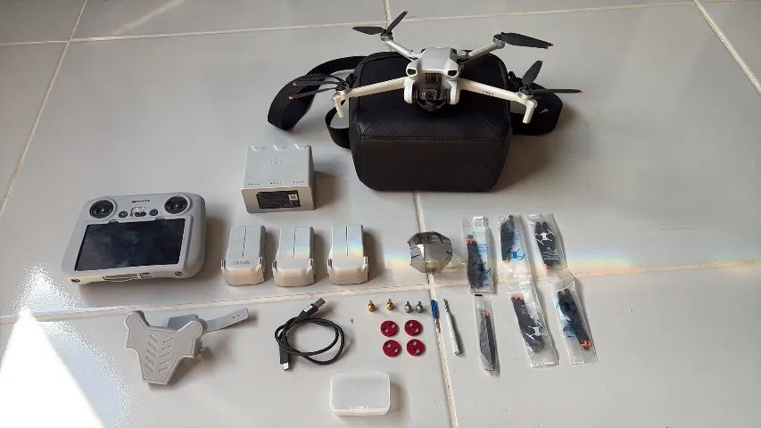 Drone DJI MINI 3 kit FLY MORE COMBO PLUS