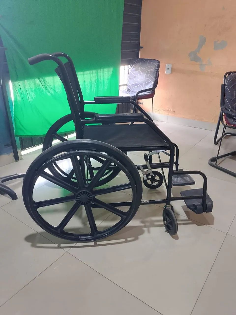 Vende-se se cadeira de rodas  - Foto 4