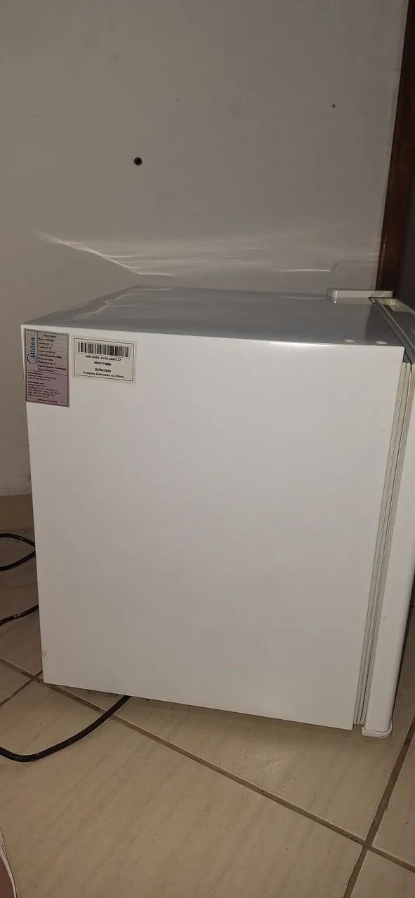 Frigobar Midea 45L MRC06B1 127V ? Funcionando perfeitamente - Foto 5