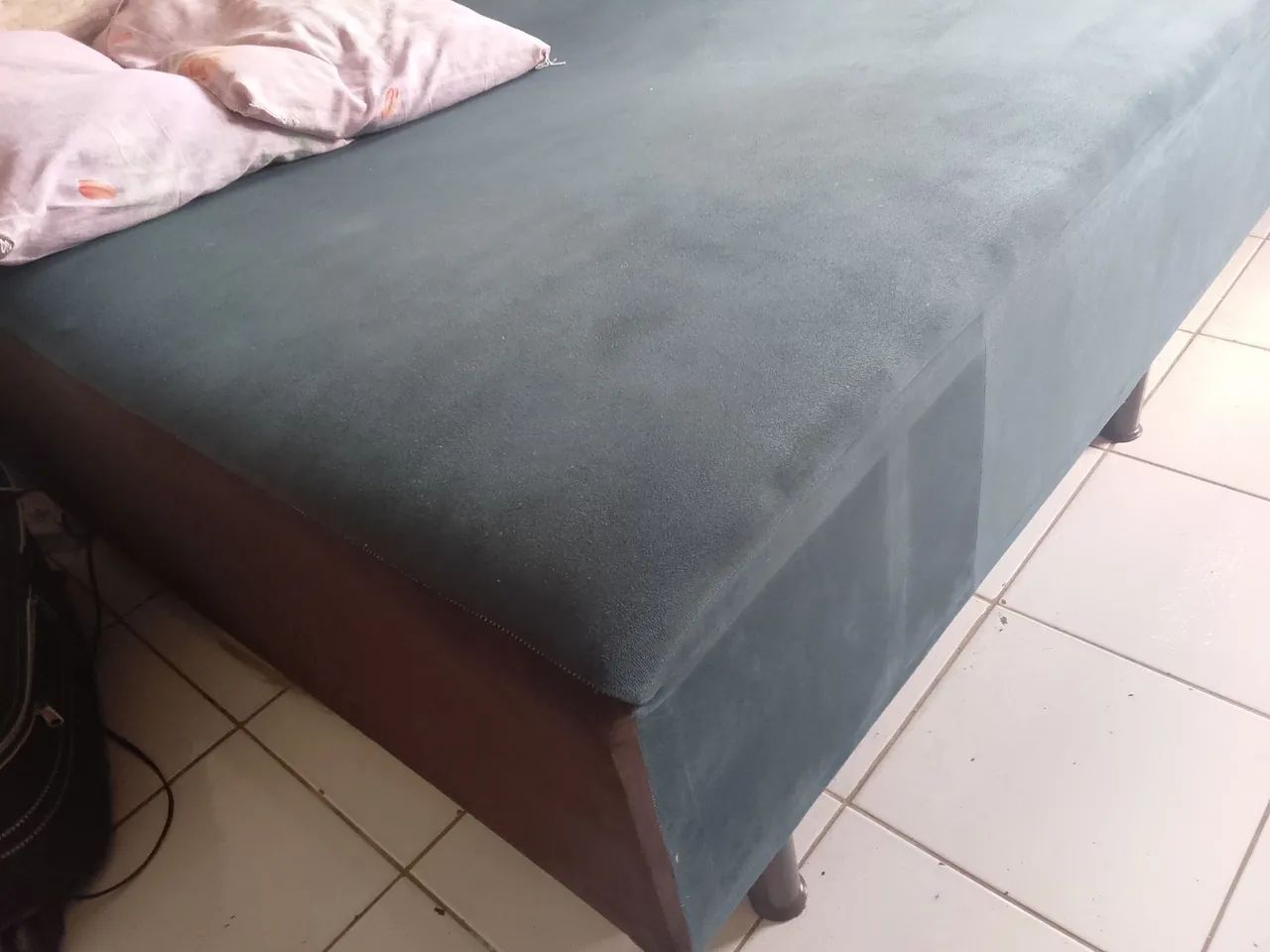 VENDO CAMA DE CASAL SEMINOVA