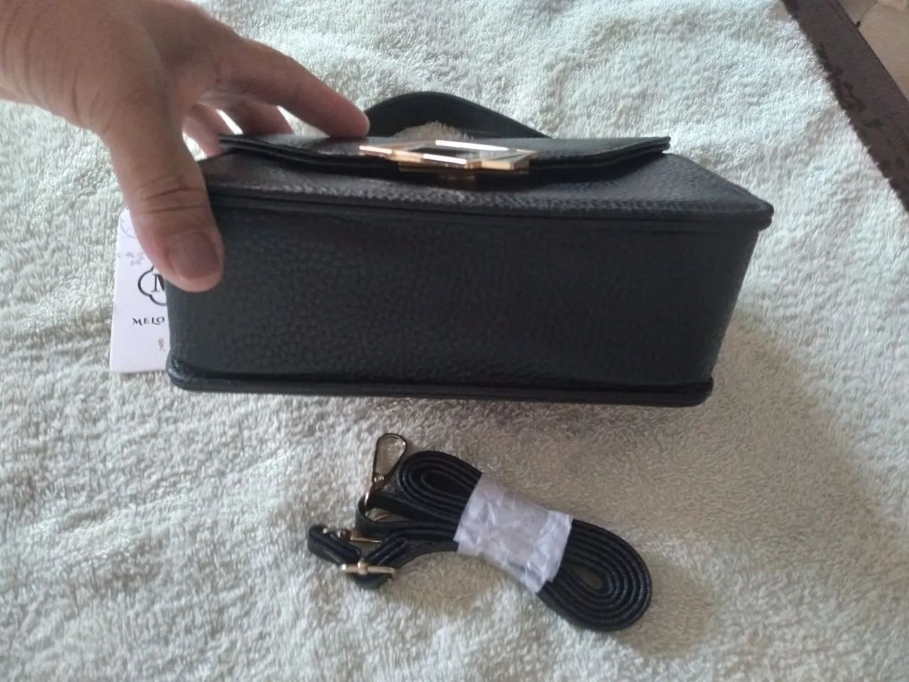 BOLSA QUADRADA PEQUENA DE COURO PRETA - Foto 2