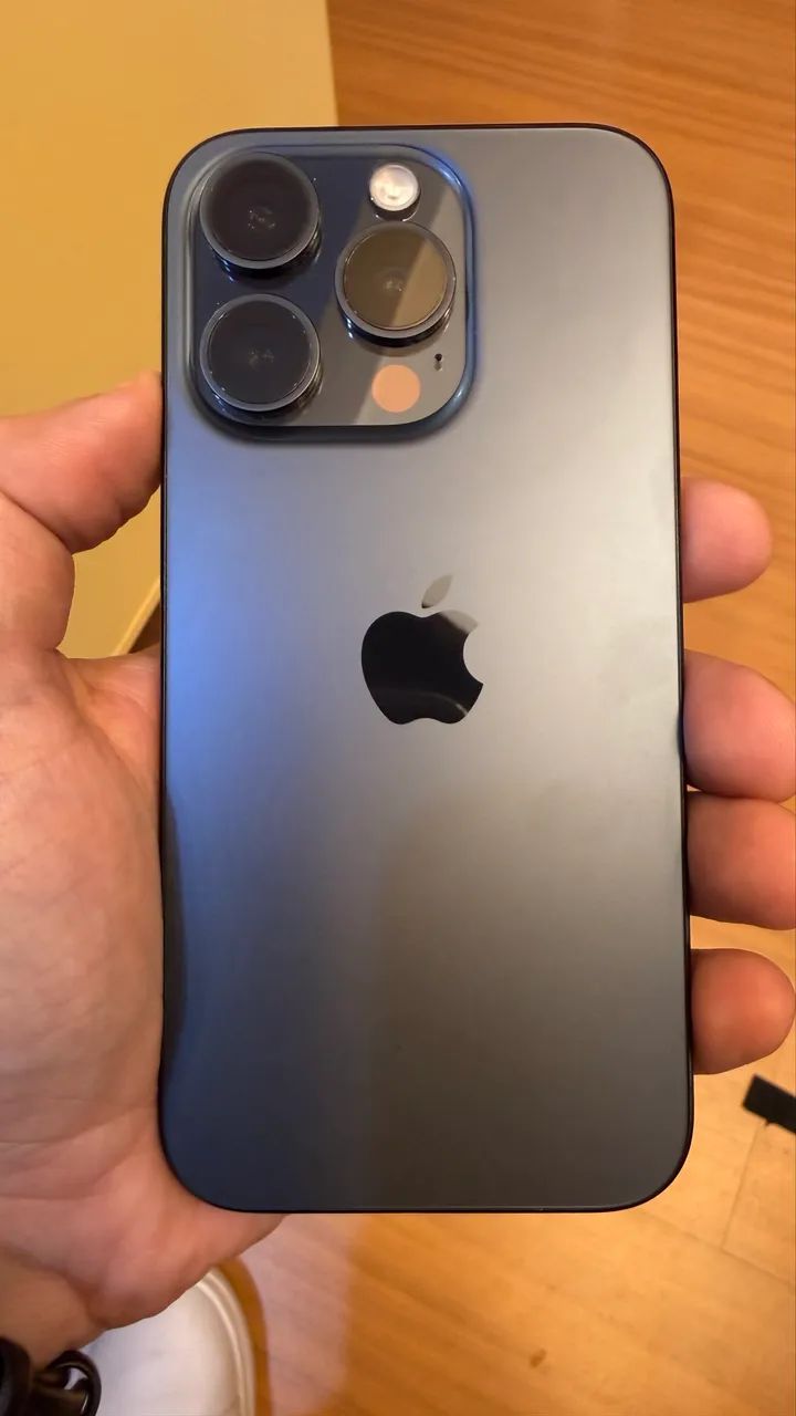 iPhone 15 pro 256 gb azul em perfeito estado - Foto 2