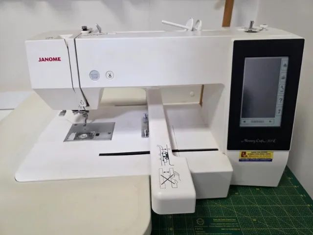 Máquina de bordado Janome Memory Craft 500E