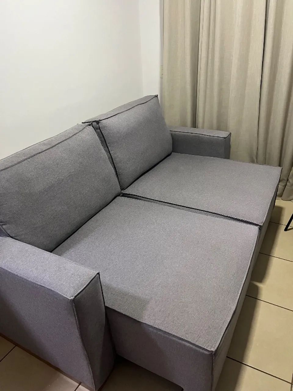Sofá retrátil cinza seminovo  - Foto 2