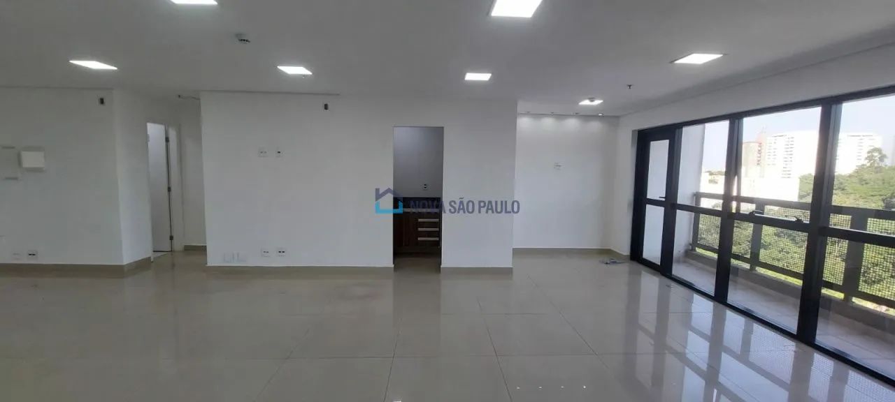 Centro de Diadema, próximo de comércios, bancos, via Imigrantes e Anchieta.