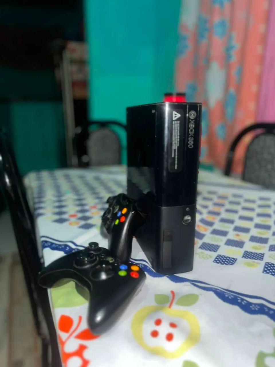 Xbox super silm 360 com dois controles 