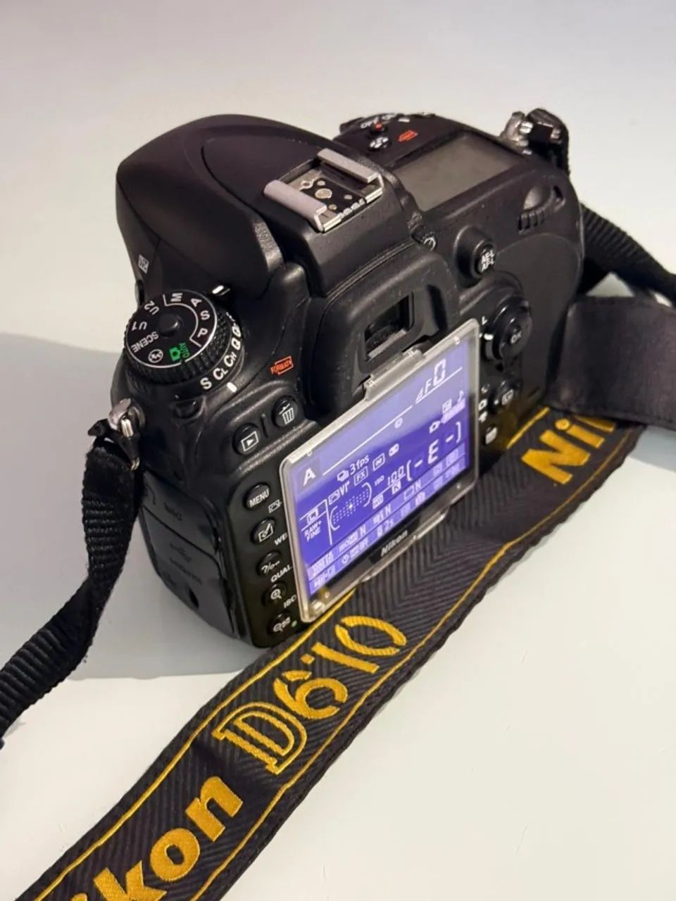 Câmera Full Frame Nikon D610 - Excelente estado!