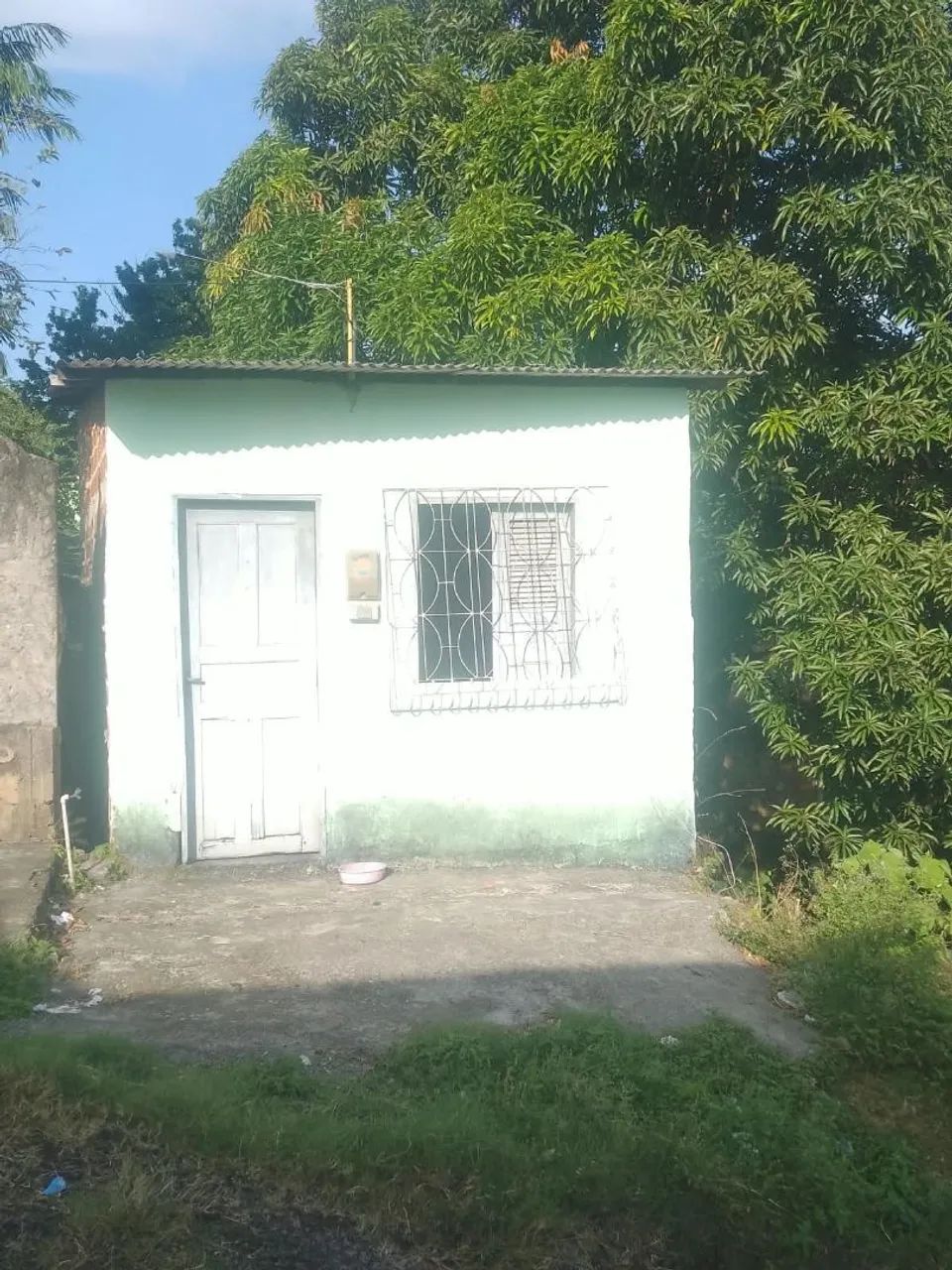 Vemdo essa casa de um compartimento 