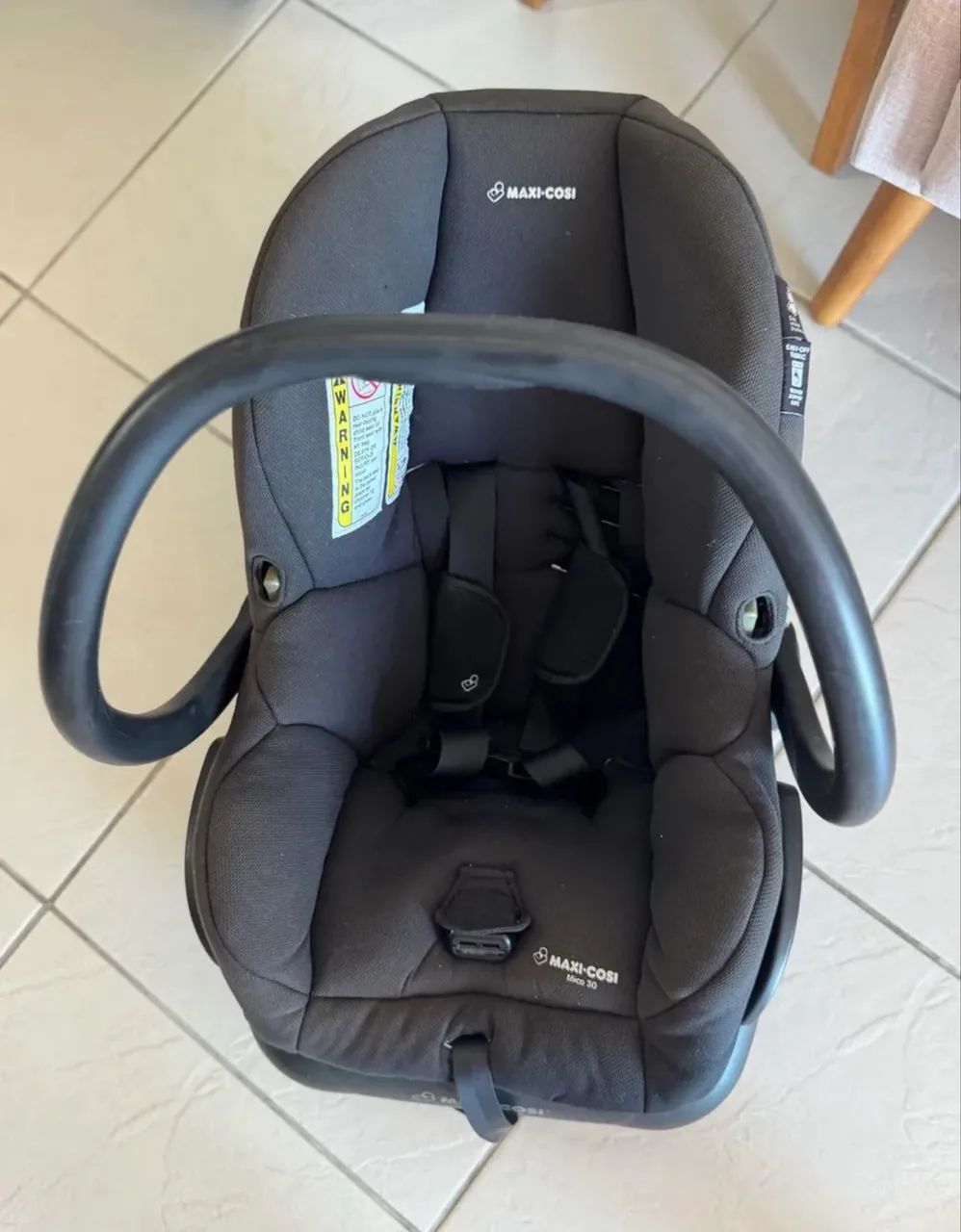 Bebê conforto Maxi Cosi com a Base