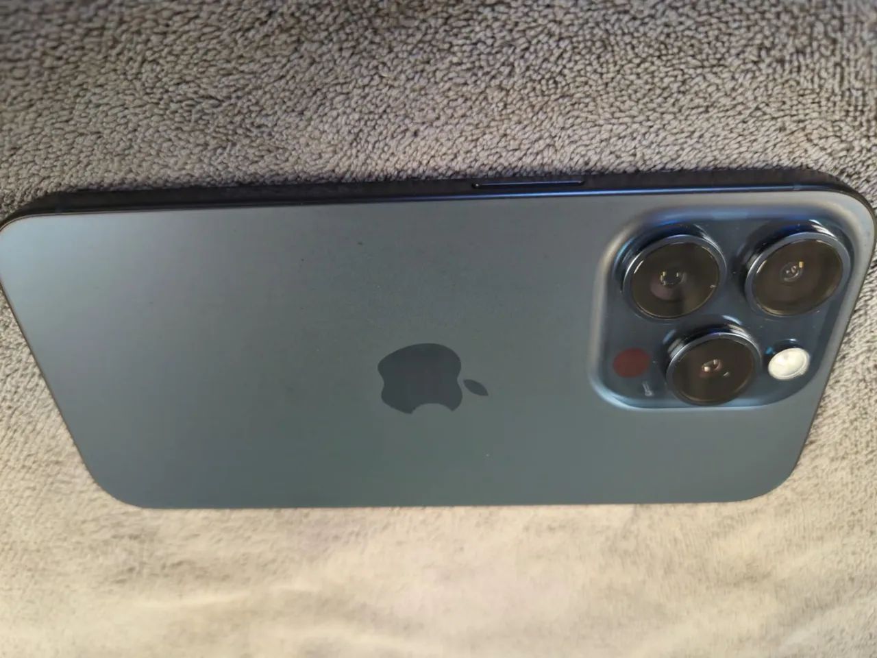 iPhone 15 Pro  - Foto 2