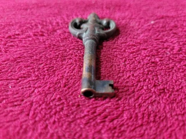Antiga Chave de Bronze de Armários dos Anos 80 - Foto 3