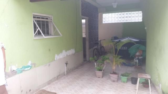 Casa tipo apto térreo 2 qts grandes, e pequeno quintal - desocupado - Nilópolis - Foto 3