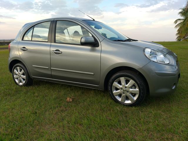 Nissan march 1.6 sv flex novissimo