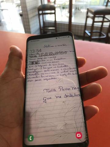 S9 com tela rachada - Foto 3