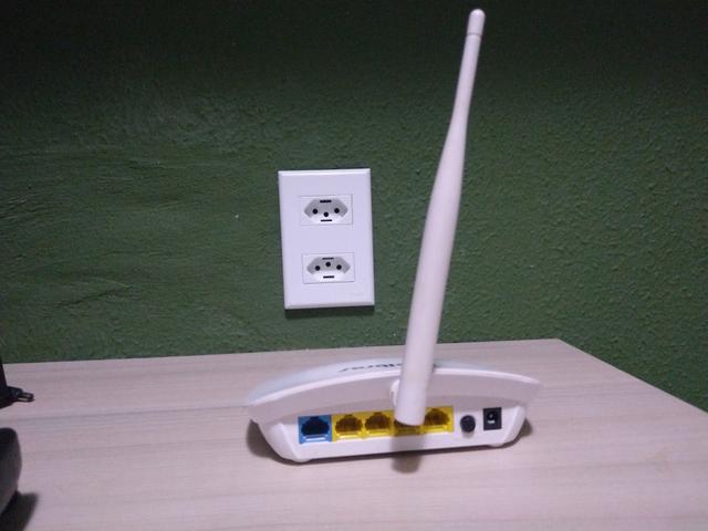 Roteador Intelbras WRN 240 slim