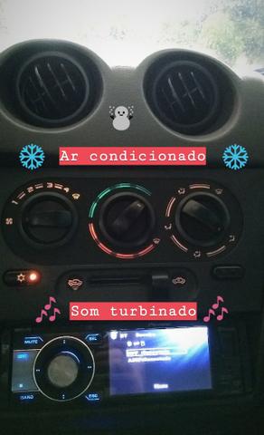 Vendo Celta 1.0 preto - Único dono! Oportunidade imperdível! - Foto 5