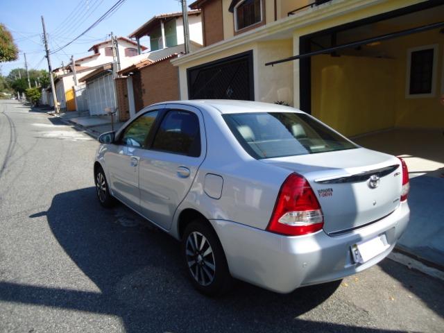 Toyota Etios Platinum Sed - Foto 11