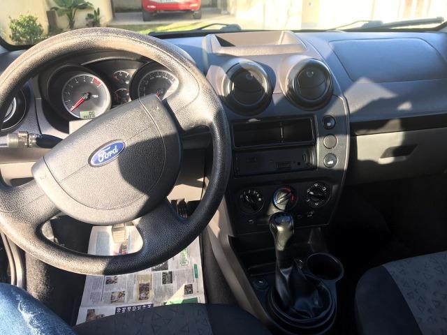 Ford Fiesta Sedan em perfeito estado - Foto 6