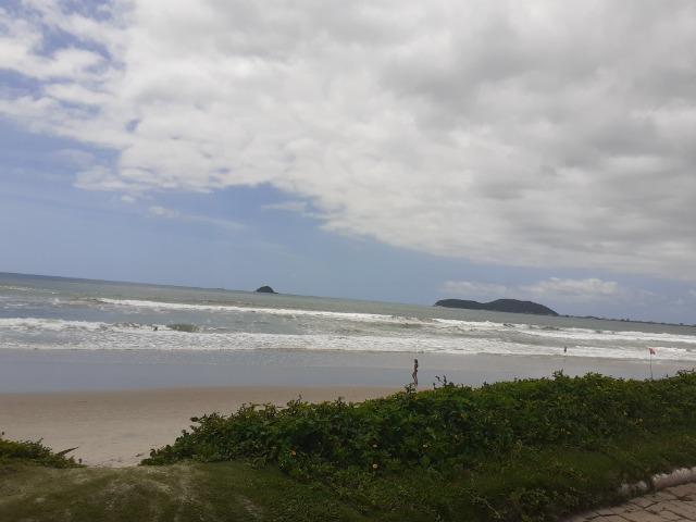 Alugo temporada sobrado perto da praia - Foto 5