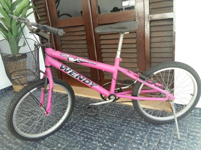 Vende-se BICICLETA aro 20. Infantil