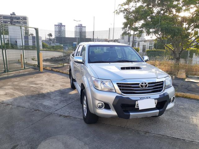 Hilux Srv automática( 2014-2014). Carro espetacular - Foto 2