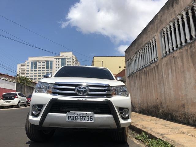 Hilux 17/17 SRV Flex 4x2 Aut - Foto 2